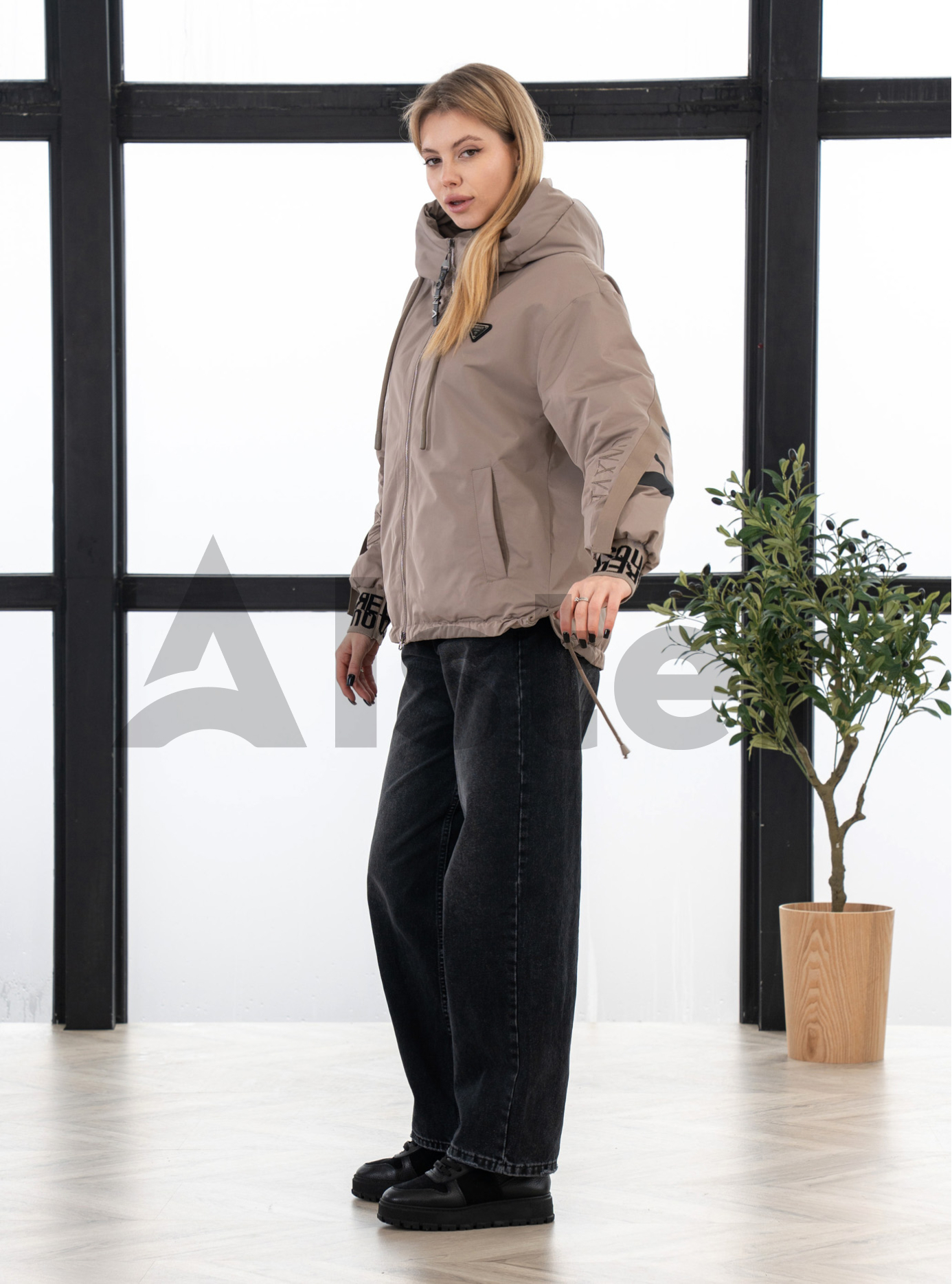 Женская демисезонная куртка Tongcoi 2551 big size Бежевый 52 (26TON2551-22): фото - Alster.ua