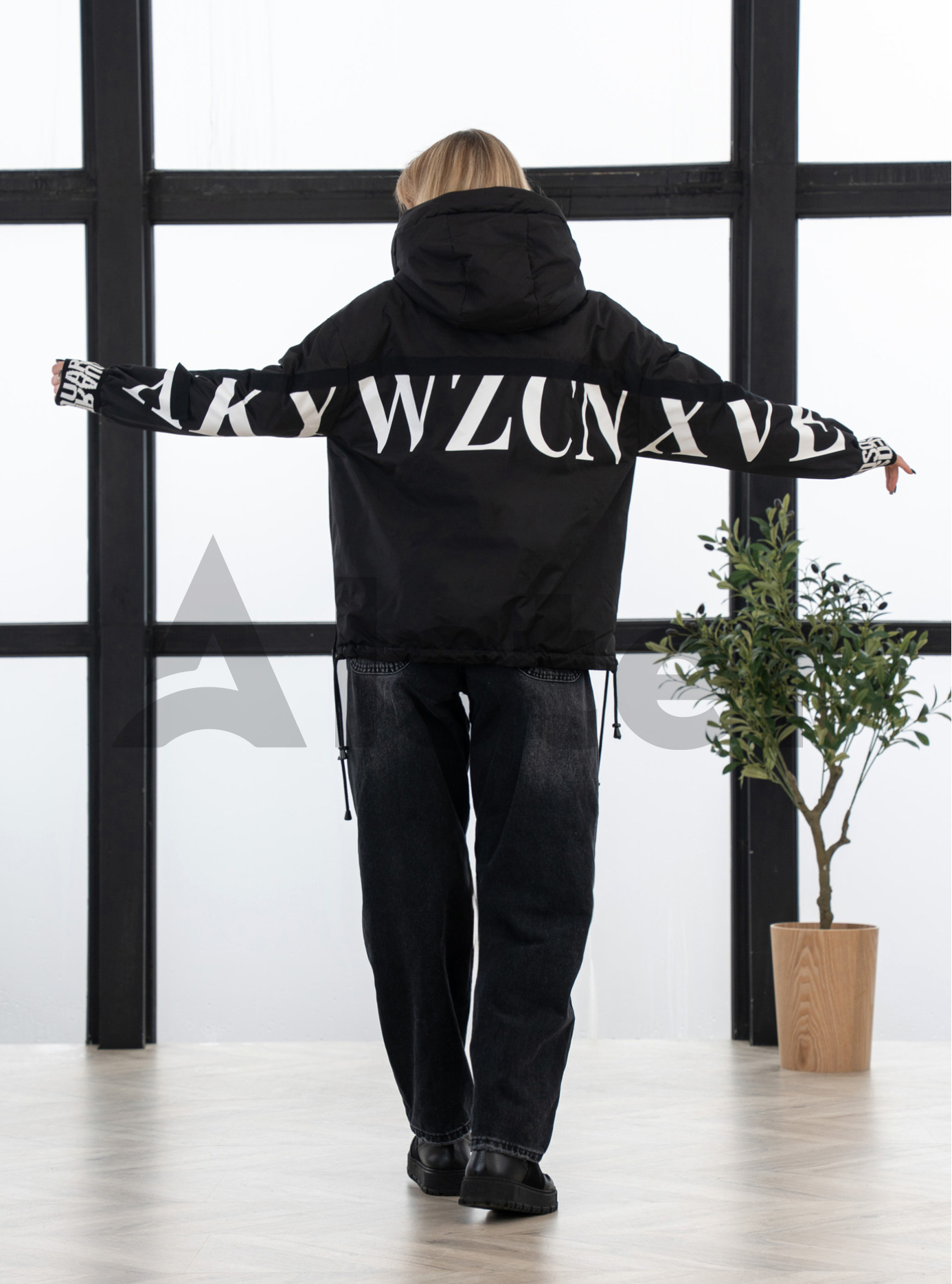 Женская демисезонная куртка Tongcoi 2551 big size Чёрный 52 (26TON2551-10): фото - Alster.ua