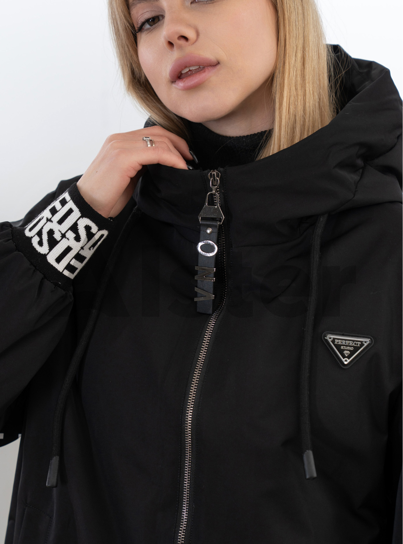 Женская демисезонная куртка Tongcoi 2551 big size Чёрный 52 (26TON2551-10): фото - Alster.ua