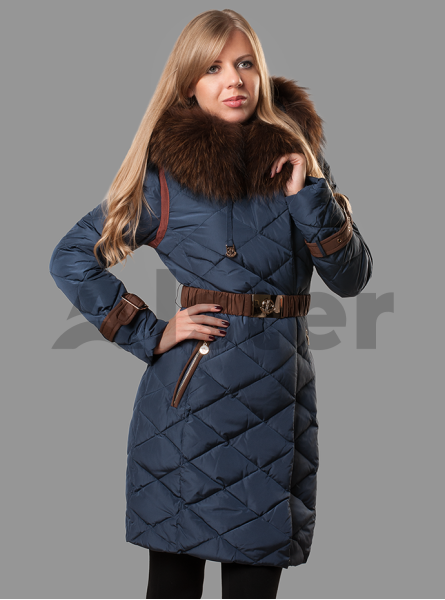 Пуховик женский с мехом енота