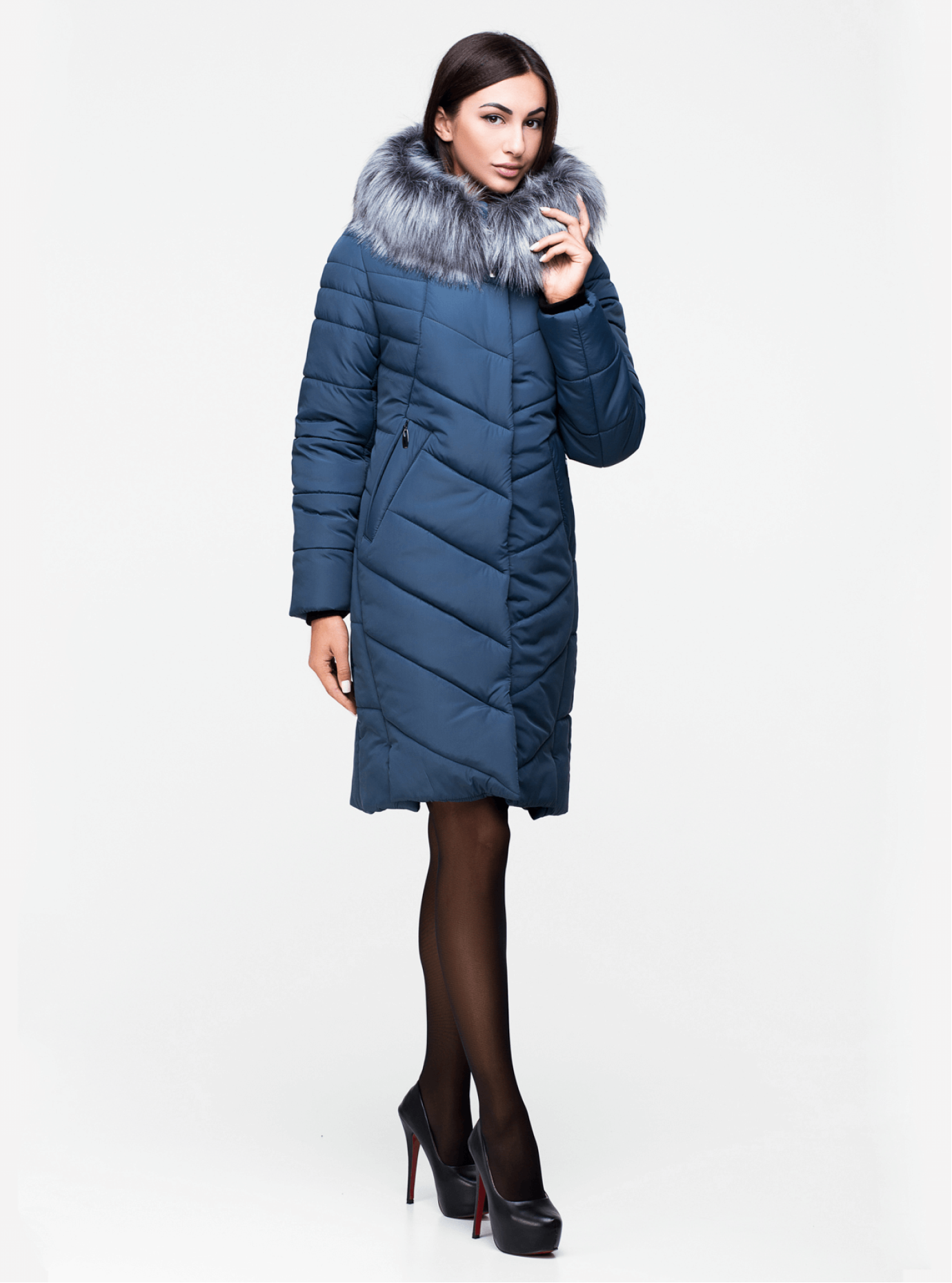 Куртка зимняя средней длины с искусственным мехом Светло-синий 44 (03-P19049): фото - Alster.ua Куртка зимняя средней длины с искусственным мехом Светло-синий 44 (03-P19049): фото - Alster.ua