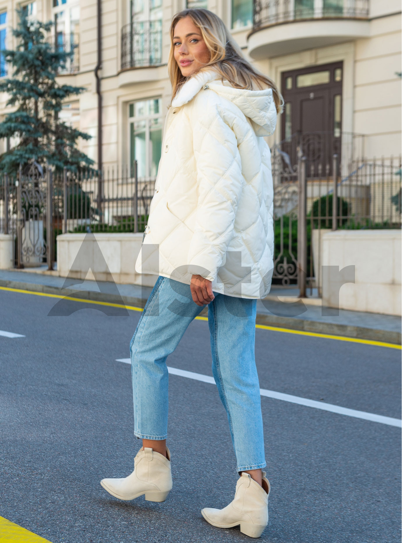 Короткая женская куртка 72323 Baiytbuy Молочный 40 (BB72323-16): фото - Alster.ua