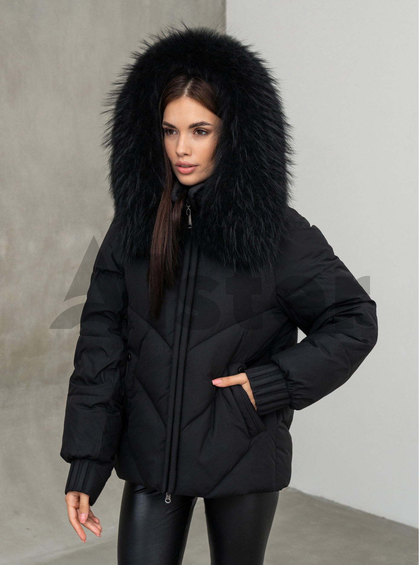 Женская куртка Olanmear 8868 с натуральным мехом Чёрный 2XL (25OLN8868-10): фото - Alster.ua