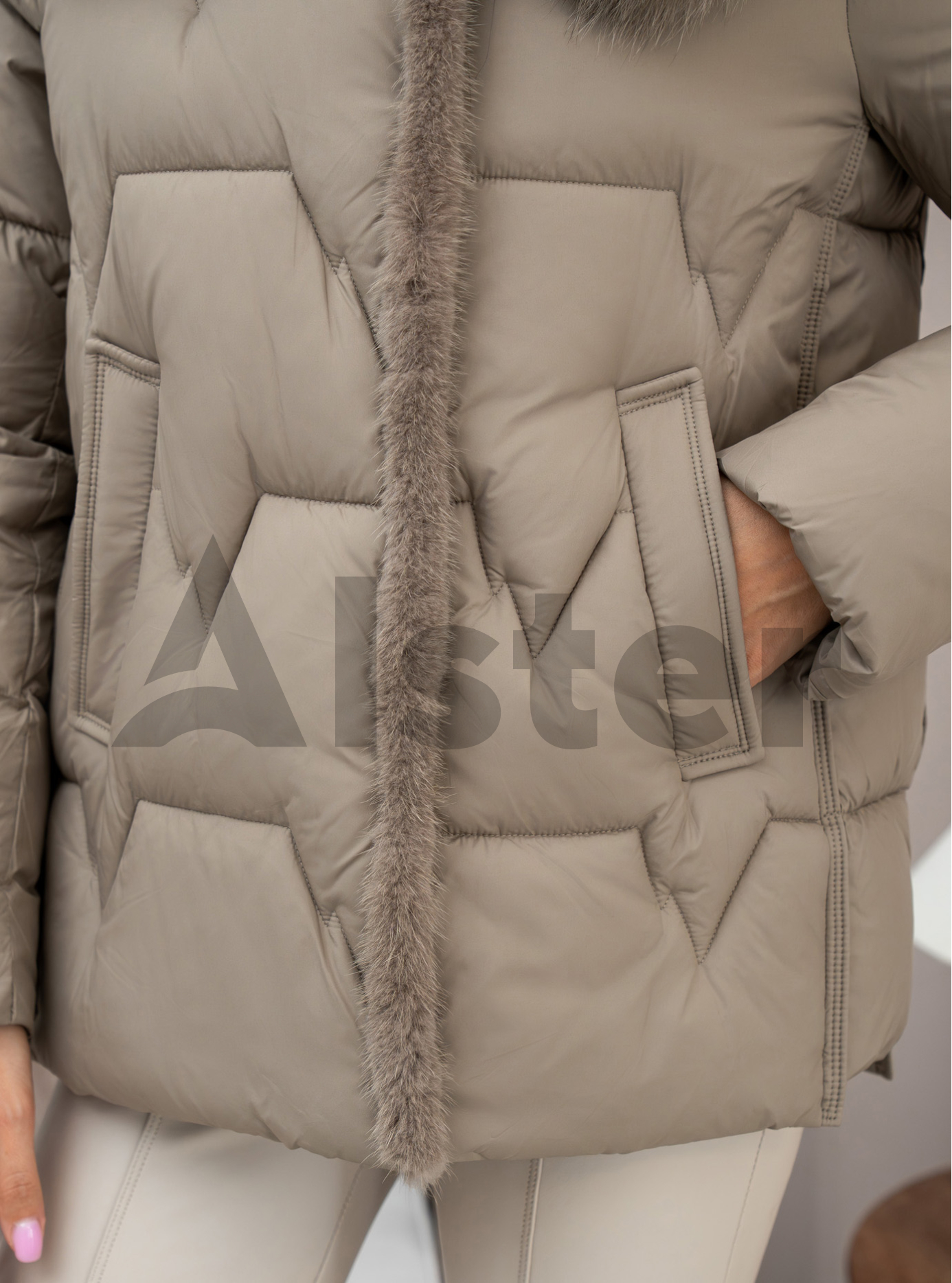Женская зимняя куртка с мехом QARLEVAR 6070 Бежевый 50 (25QRL6070-20): фото - Alster.ua Женская зимняя куртка с мехом QARLEVAR 6070 Бежевый 50 (25QRL6070-20): фото - Alster.ua