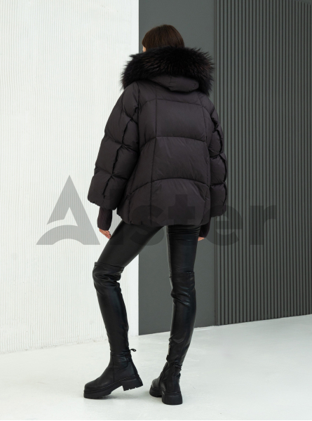 Жіночий пуховик з хутром Snow Ow 25A208 Жіночий пуховик з хутром Snow Ow 25A208