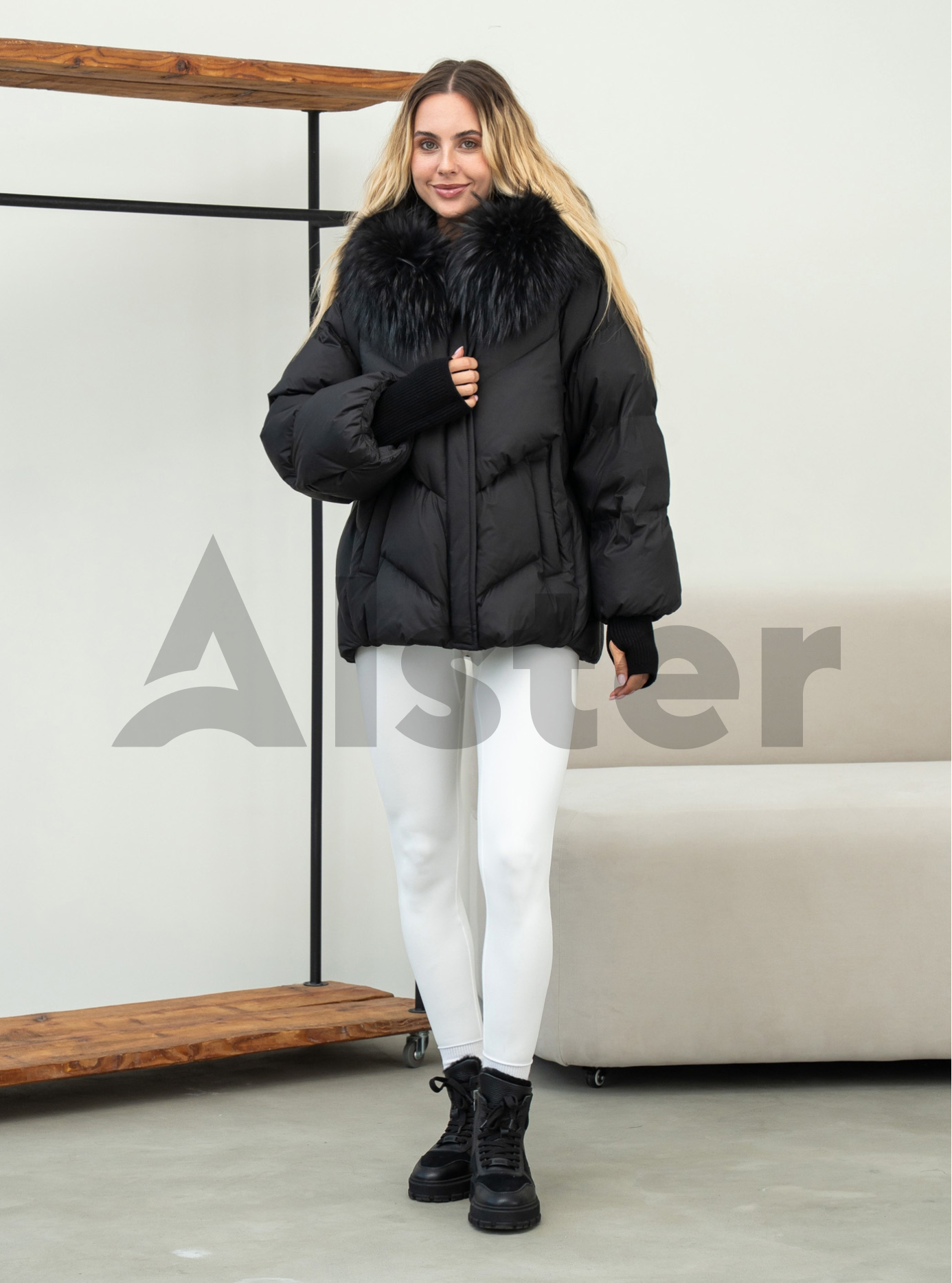 Женский пуховик с мехом Snow Ow 25A208 Чёрный M (25A208-02): фото - Alster.ua