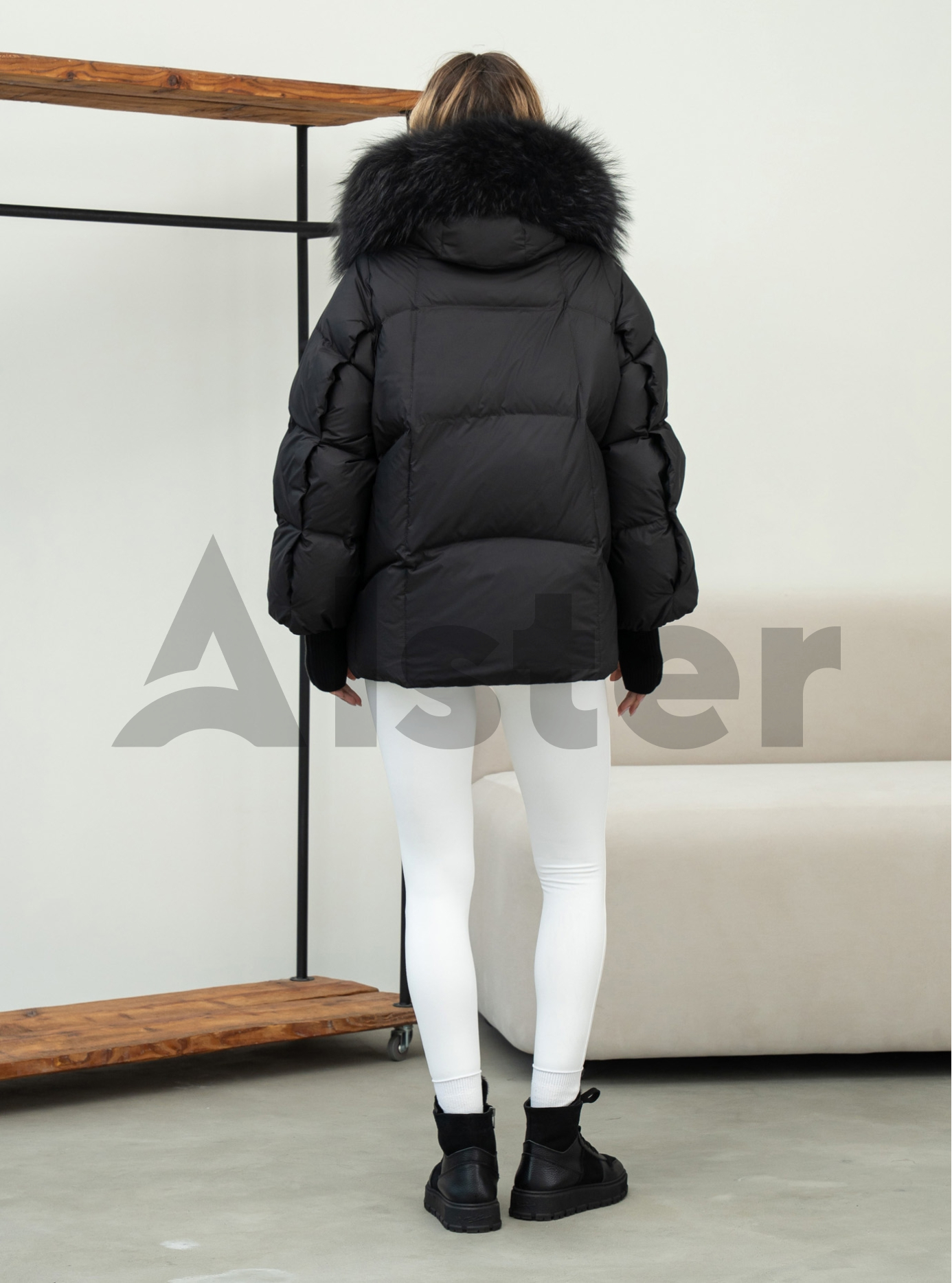 Женский пуховик с мехом Snow Ow 25A208 Чёрный M (25A208-02): фото - Alster.ua