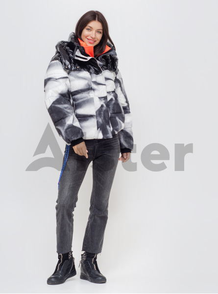 Куртка женская со съемным капюшоном Куртка женская со съемным капюшоном