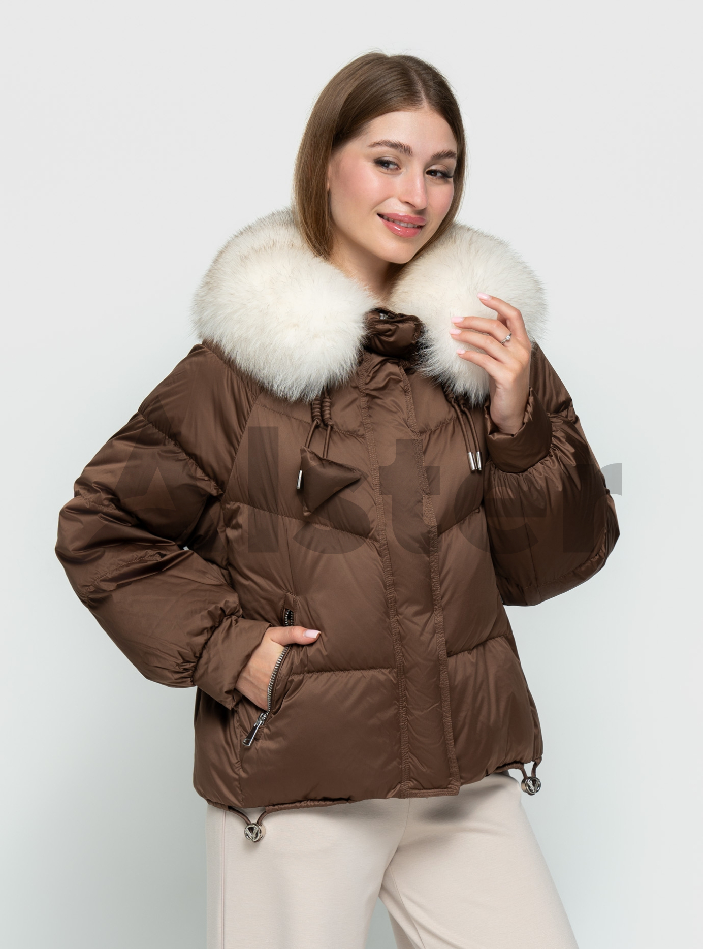 Короткий пуховик Vivilona 1332 с мехом песца Светло-коричневый M (V1332-06): фото - Alster.ua