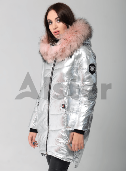 Куртка зимняя с удлиненной спинкой и мехом енота
