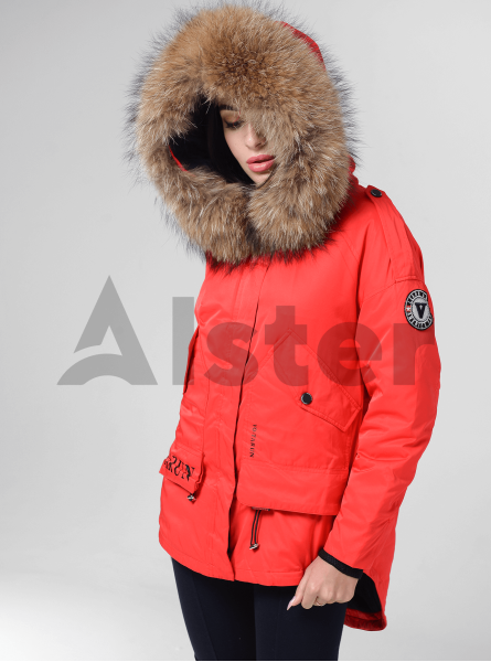 Зимняя куртка-парка с мехом енота