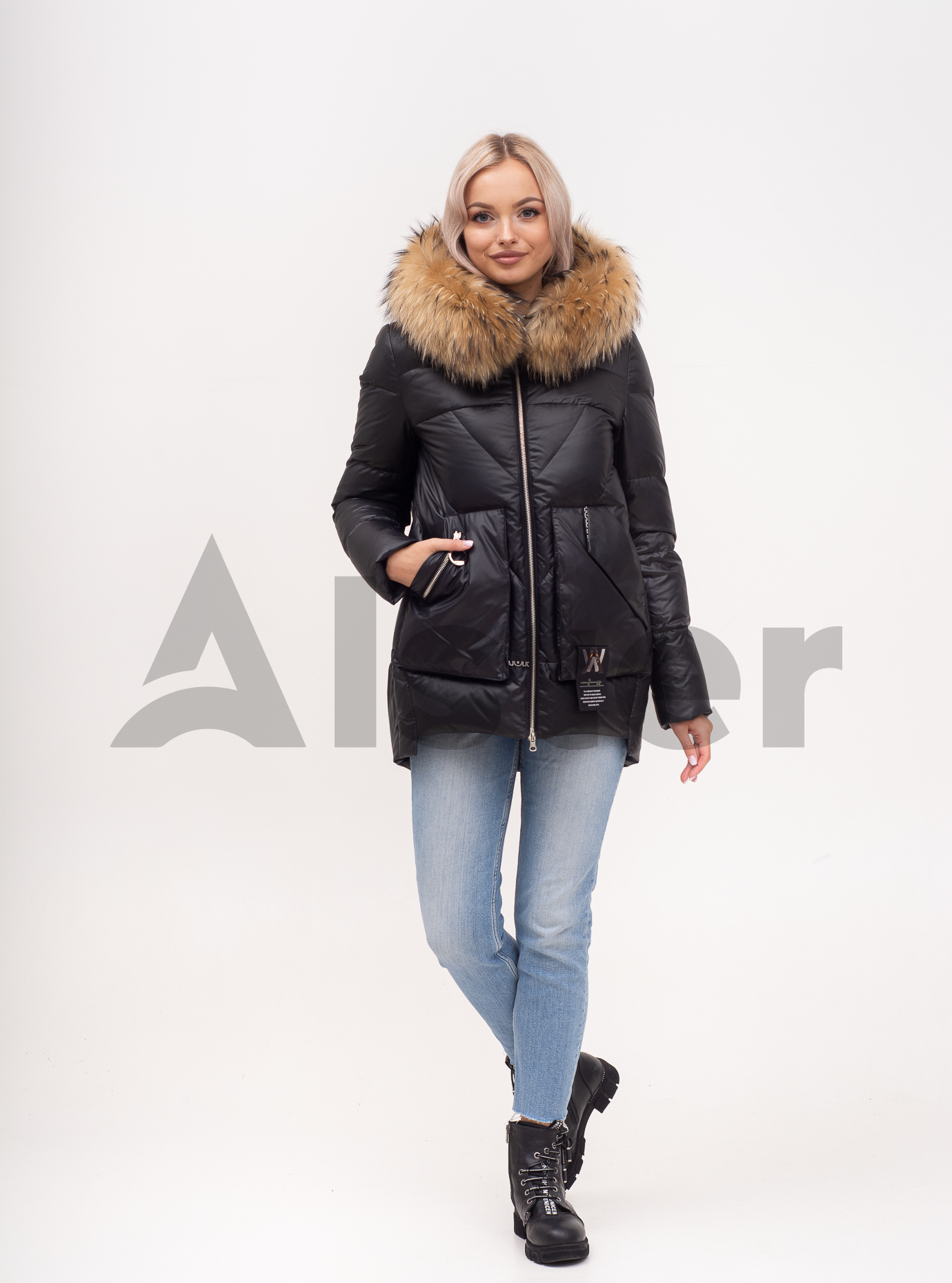 Пуховик зимний средней длины с мехом енота Чёрный M (01-N200402): фото - Alster.ua