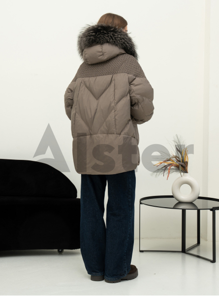 Пуховик средней длины с мехом енота Vo-Tarun 085