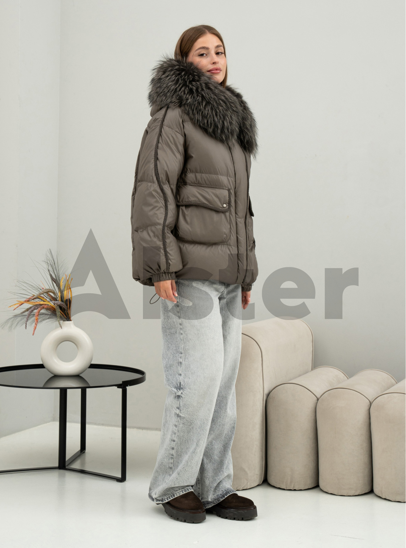 Пуховик средней длины с мехом енота Vo-Tarun 839 Оливковый L (VOT0839-03): фото - Alster.ua Пуховик средней длины с мехом енота Vo-Tarun 839 Оливковый L (VOT0839-03): фото - Alster.ua