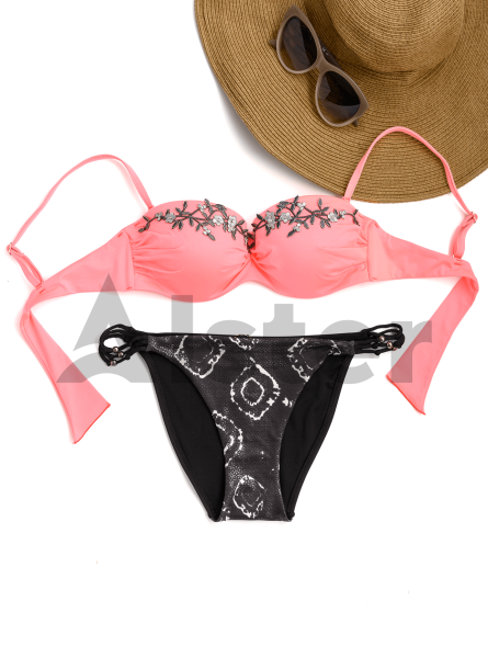 Раздельный купальник с декором Раздельный купальник с декором