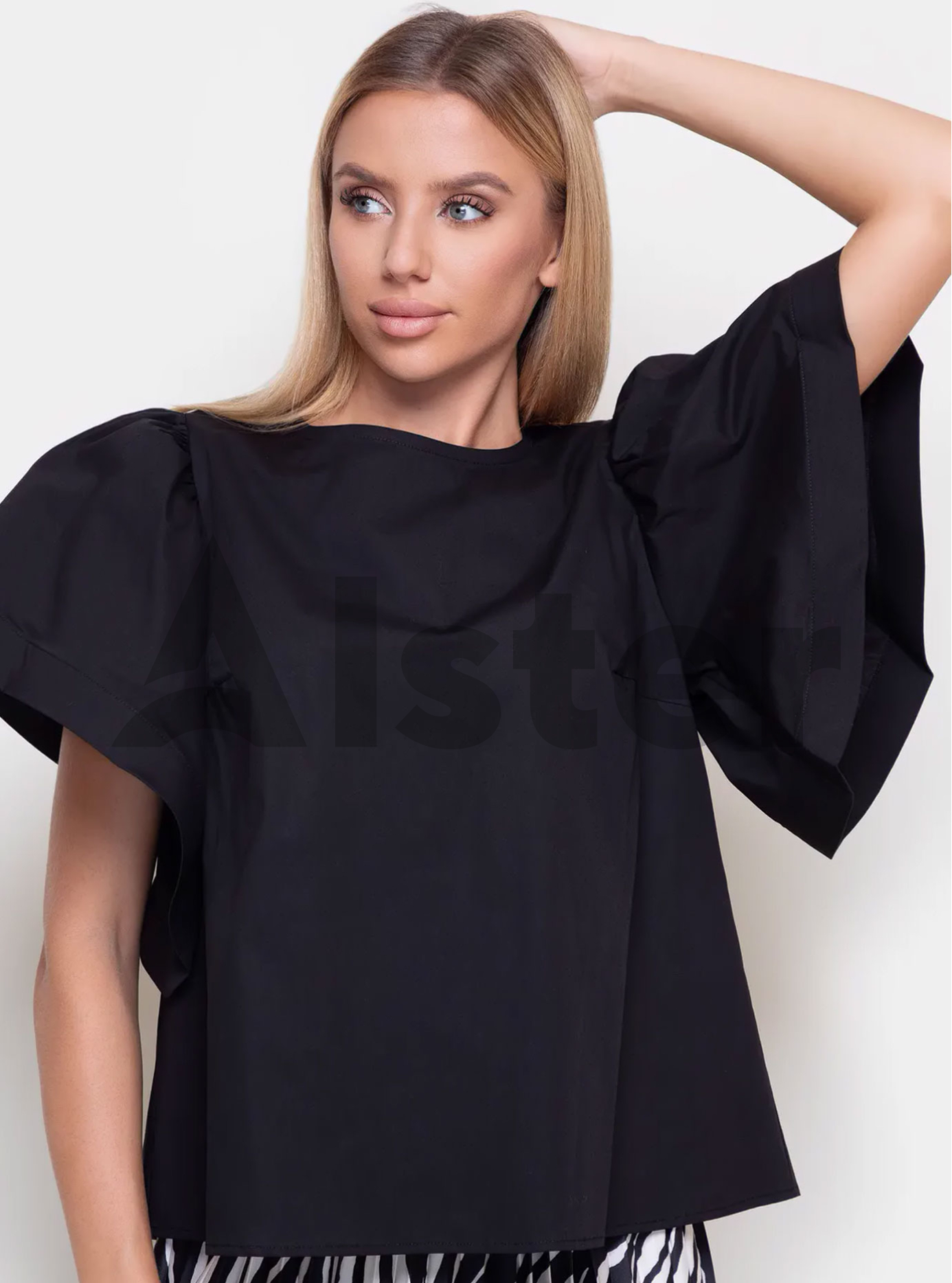 Блузка с коротким объёмным рукавом Чёрный S-M (103-033-01): фото - Alster.ua