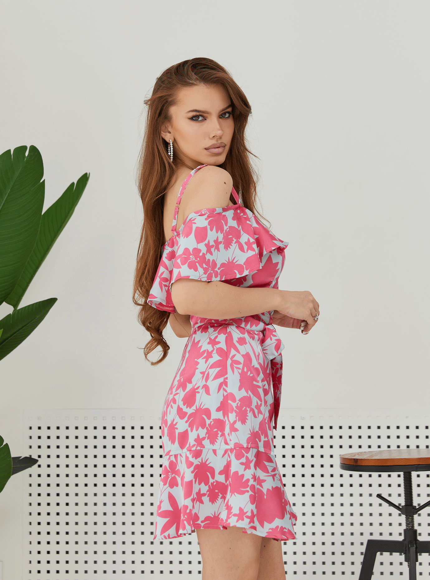 Сарафан с воланом на плечах Малиновый 44 (09-210038): фото - Alster.ua